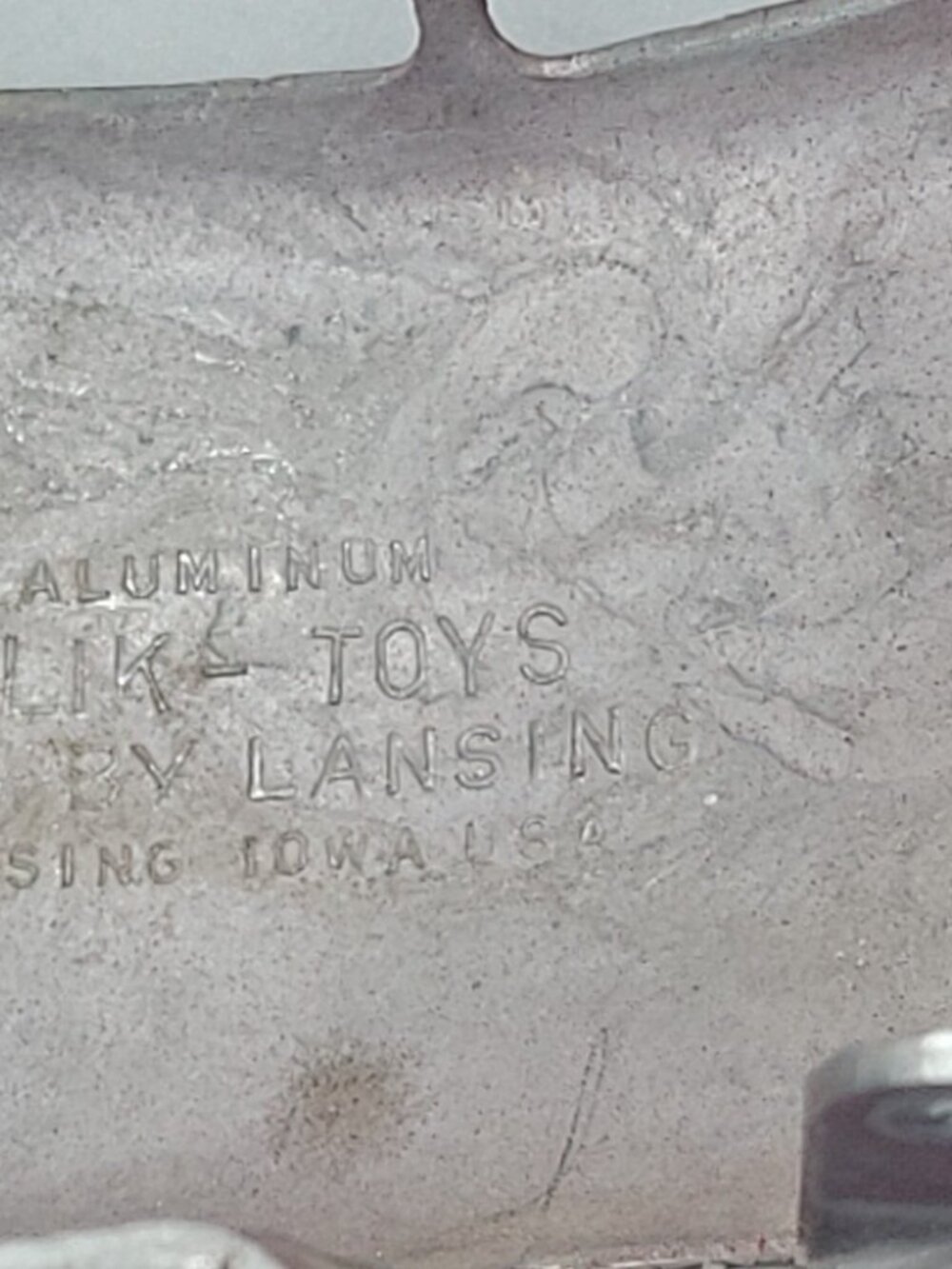Vtg Slik-Toys Cast Aluminum Split Window Sedan Car Toy Lansing Iowa Red 9600 - Picture 9 of 13